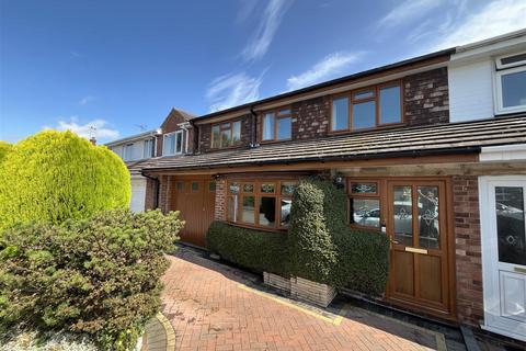 4 bedroom semi-detached house for sale, Glebe Close, Swadlincote DE12