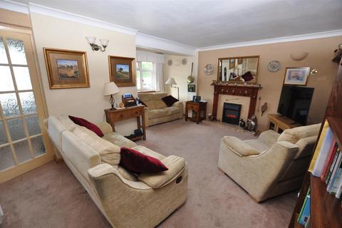 4 bedroom semi-detached house for sale, Glebe Close, Swadlincote DE12