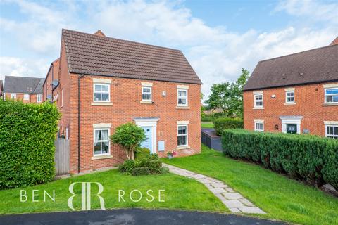 3 bedroom end of terrace house for sale, Great Park Drive, Leyland