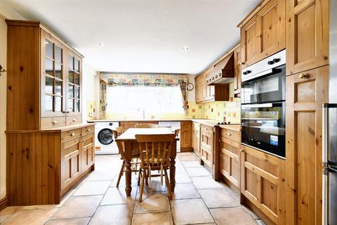 2 bedroom terraced house for sale, Ashorne, Warwick