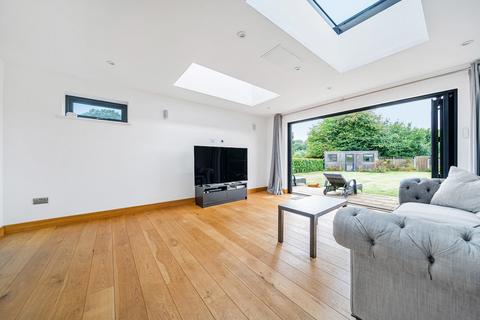 29 Southdene, Halstead, Sevenoaks, TN14 7HB