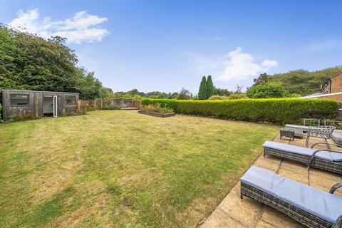 29 Southdene, Halstead, Sevenoaks, TN14 7HB
