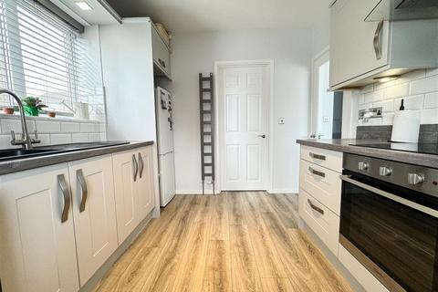 26 Grenfolds Road, Grenoside, Sheffield, S35 8NU