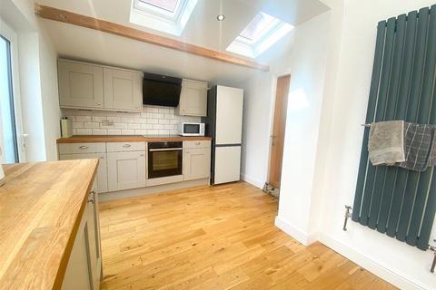 3 bedroom semi-detached house to rent, Radnor Avenue, Denton, Manchester, M34