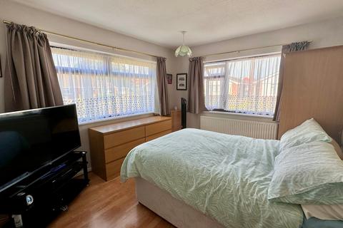 19 Elm Grove, Kirby Cross, Frinton-on-sea, CO13 0HH