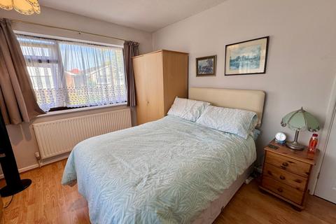 19 Elm Grove, Kirby Cross, Frinton-on-sea, CO13 0HH