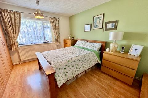 19 Elm Grove, Kirby Cross, Frinton-on-sea, CO13 0HH
