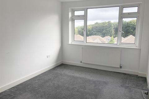 2 bedroom flat for sale, Chellow Gardens, Allerton, BRADFORD