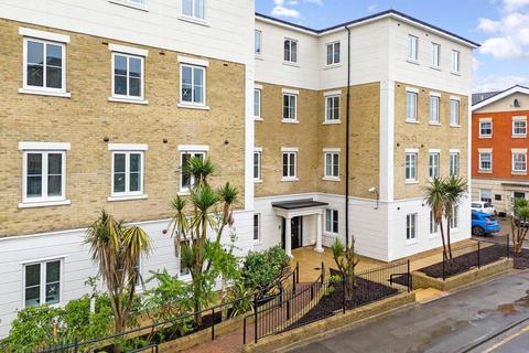 1 bedroom apartment for sale, Station Court, Radford Way, CM12