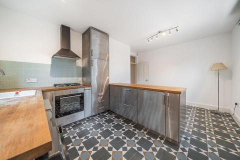 18 Dumbarton Road, London, SW2 5LU