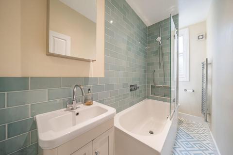 18 Dumbarton Road, London, SW2 5LU
