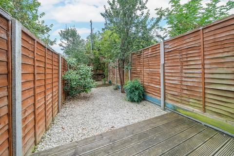 18 Dumbarton Road, London, SW2 5LU