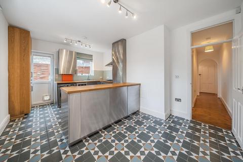 18 Dumbarton Road, London, SW2 5LU