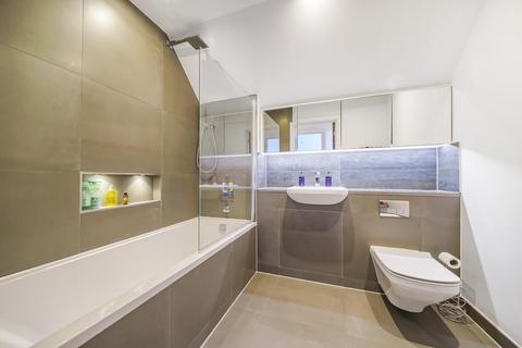 Flat 17, 1d Palace Road, London, SW2 3DY