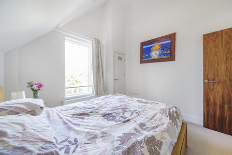 Flat 17, 1d Palace Road, London, SW2 3DY