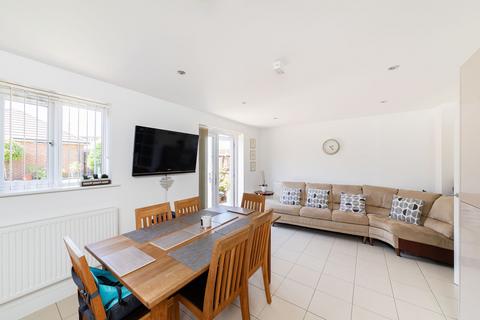 38 Blackthorn Road, Didcot, OX11 6AY
