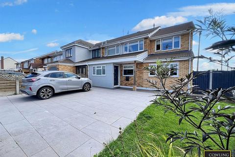 50 Bromfords Drive, Wickford, SS12 0PE