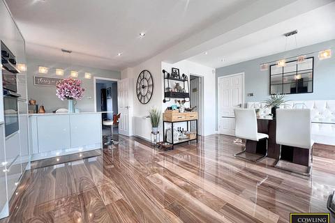 50 Bromfords Drive, Wickford, SS12 0PE