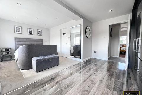 50 Bromfords Drive, Wickford, SS12 0PE