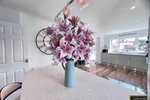 50 Bromfords Drive, Wickford, SS12 0PE