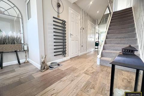 50 Bromfords Drive, Wickford, SS12 0PE