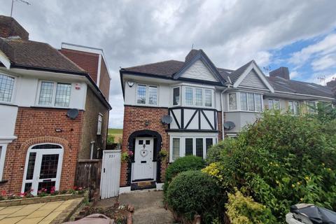 3 bedroom house to rent, Waltham Way, London E4