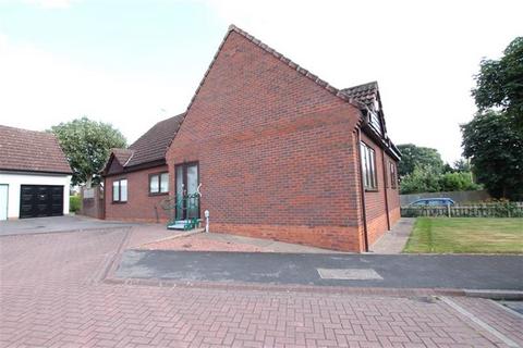 4 bedroom detached bungalow to rent, White House Close, HU10