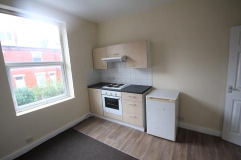 1 bedroom flat to rent, Harlech Street,  Leeds, LS11