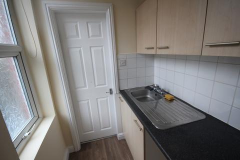 1 bedroom flat to rent, Harlech Street,  Leeds, LS11