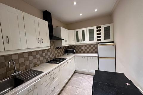 1 bedroom in a house share to rent, Rayners Lane, Harrow HA2