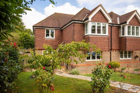 6 Cherry Way, Felbridge, East Grinstead, RH19 2GS