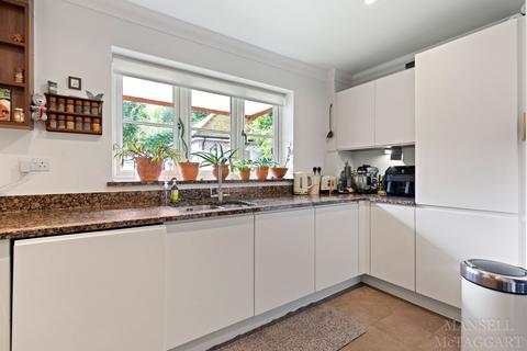 6 Cherry Way, Felbridge, East Grinstead, RH19 2GS