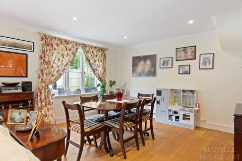 6 Cherry Way, Felbridge, East Grinstead, RH19 2GS