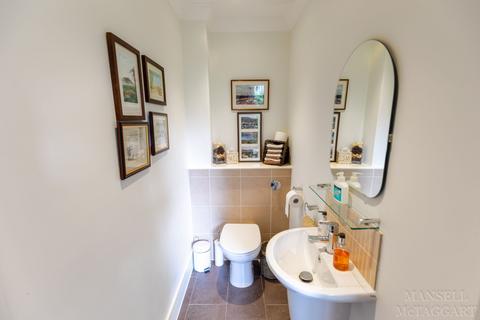 6 Cherry Way, Felbridge, East Grinstead, RH19 2GS