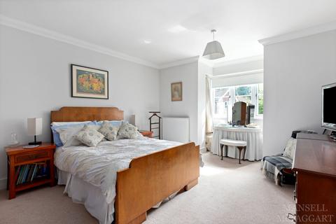 6 Cherry Way, Felbridge, East Grinstead, RH19 2GS