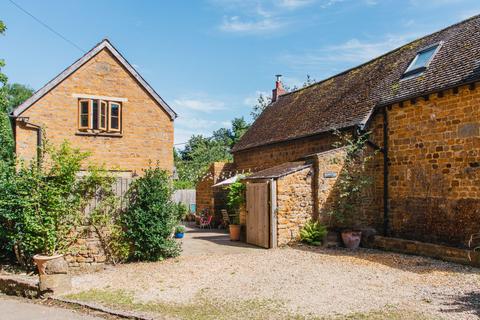 2 bedroom cottage for sale, Mollington Lane, Shotteswell, OX17