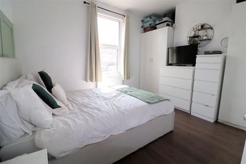 21 Manor Road, Erith, DA8 2AE