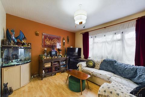 72 Elmside, New Addington, Croydon, CR0 9DU