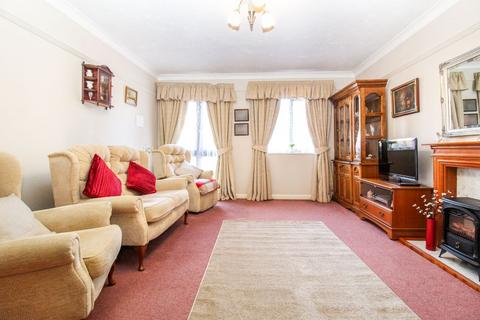 2 bedroom retirement property for sale, The Limes, Linden Road, Bedford