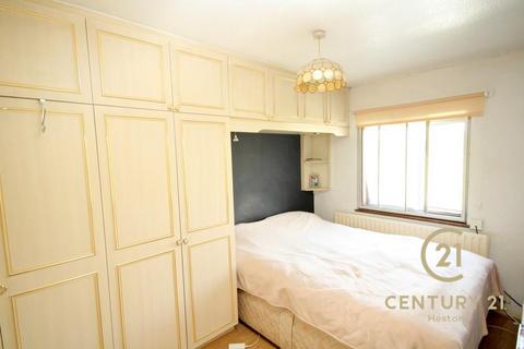 65 Falcon Drive, Stanwell, Staines, TW19 7EX
