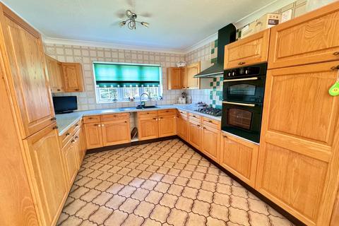 4 bedroom detached house for sale, Old Hall Lane, Walton on the Naze, CO14