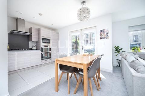 2 bedroom apartment for sale, Henry Darlot Drive, Mill Hill, London, NW7