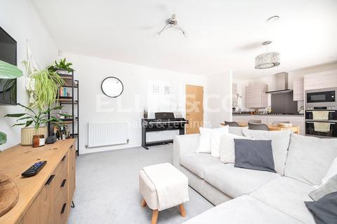 2 bedroom apartment for sale, Henry Darlot Drive, Mill Hill, London, NW7