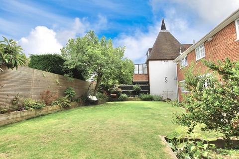 4 bedroom detached house for sale, St. Lawrence Forstal, South Canterbury, Kent