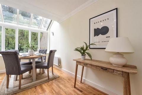 3 Blythe Close, Enham Alamein, Andover, SP11 6HX