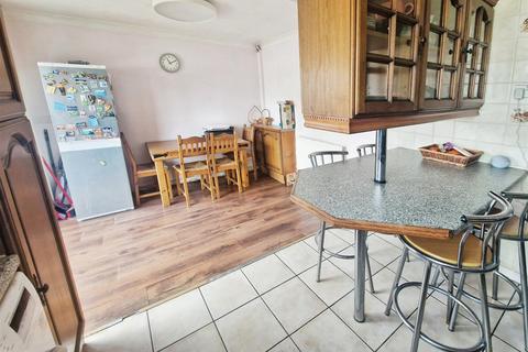 3 bedroom end of terrace house for sale, Seymour Road, Tilbury