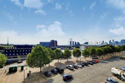 2 bedroom apartment for sale, The Oxygen Apartments, Royal Victoria Dock, E16