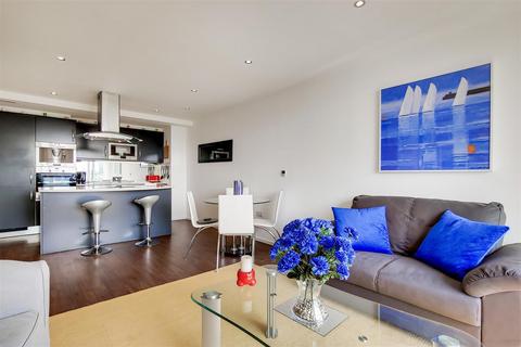 2 bedroom apartment for sale, The Oxygen Apartments, Royal Victoria Dock, E16