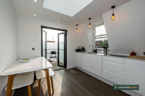 2 bedroom flat for sale, Collingbourne Road, London, W12