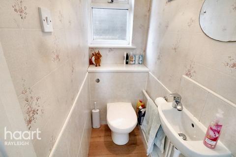 12 Bolney Drive, Leigh-on-sea, SS9 5HQ